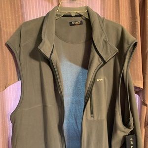 CHAPS FLEECE VEST